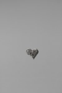 SOGGETTI IN METALLO CUORE LOVE
