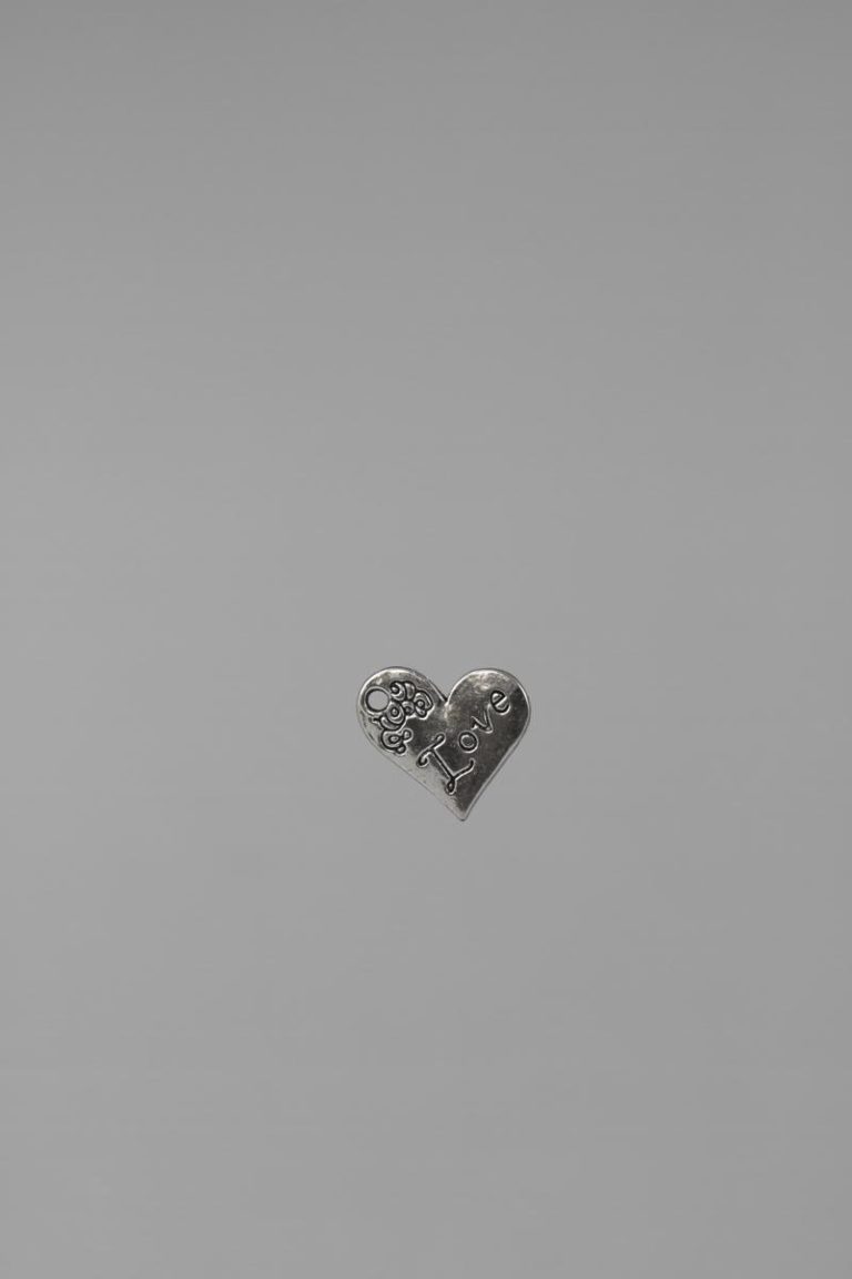 SOGGETTI IN METALLO CUORE LOVE
